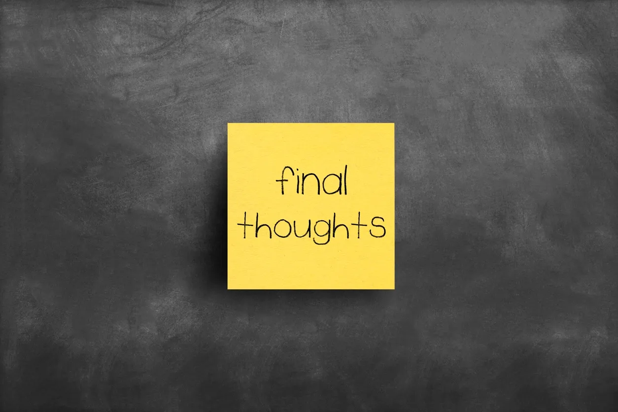 Sticky note that says final thoughts